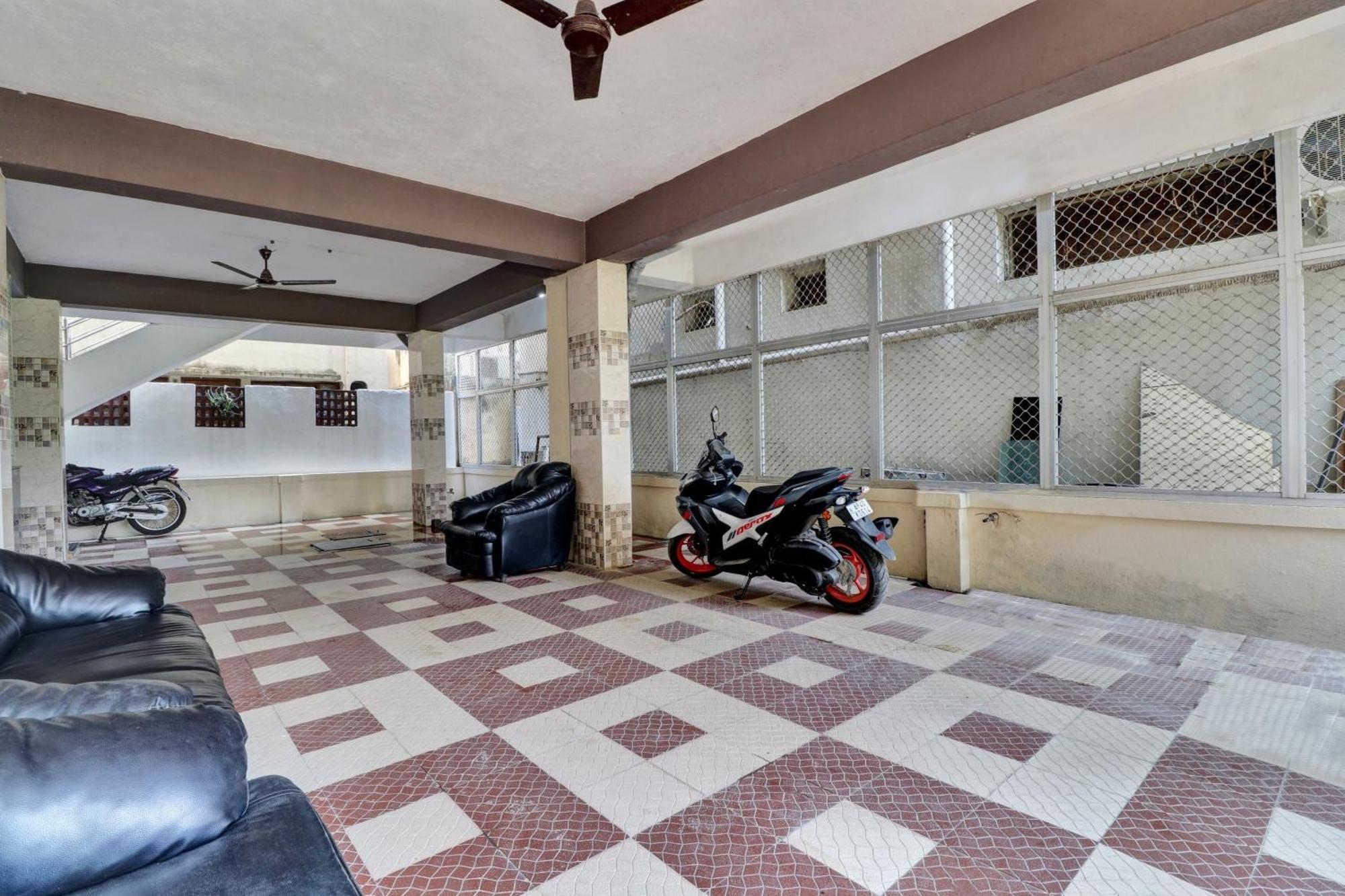 Hotel O Seshadri Homestay Tirupati Zewnętrze zdjęcie